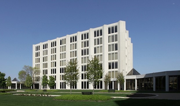 EnTrust represents Northwestern Mutual – Chicago in Oak Brook Lease